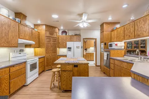 Kitchen - 25246 Holiday Trl, Custer, SD 57730 photo 4 of 6