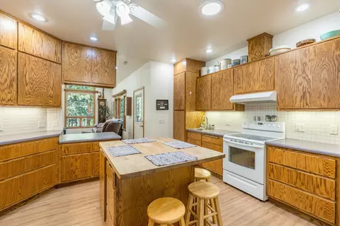 Kitchen - 25246 Holiday Trl, Custer, SD 57730 photo 3 of 6