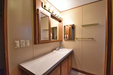 Bath - 12718 Troxell Ln, Nemo, SD 57759 photo 3 of 3