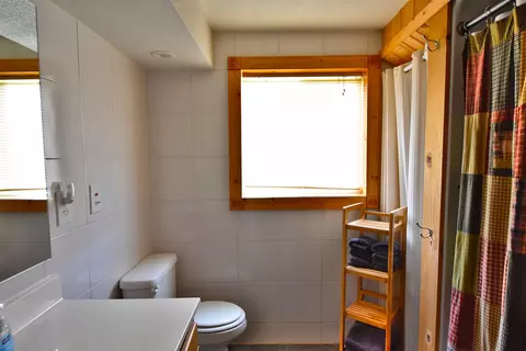 Bath - 12718 Troxell Ln, Nemo, SD 57759 photo 1 of 3