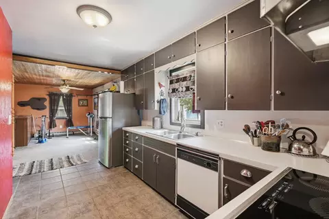 Kitchen - 207 8th Ave, Belle Fourche, SD 57717 photo 1 of 3