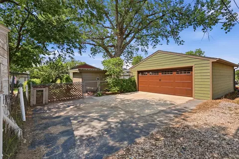 Exterior - 207 8th Ave, Belle Fourche, SD 57717 photo 6 of 13