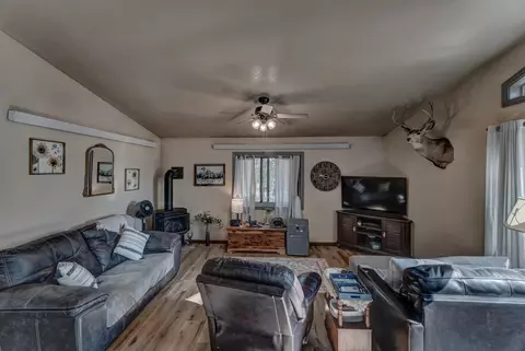 Living - 25595 Moonlight Dr, Edgemont, SD 57735 photo 1 of 5