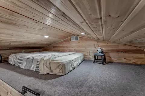 Bedroom - 25595 Moonlight Dr, Edgemont, SD 57735 photo 3 of 3