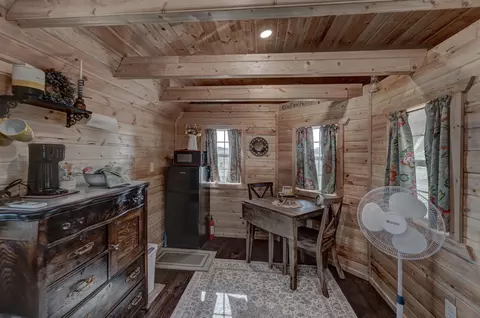 Dining - 25595 Moonlight Dr, Edgemont, SD 57735 photo 1 of 1