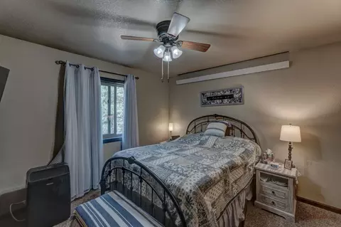Bedroom - 25595 Moonlight Dr, Edgemont, SD 57735 photo 1 of 3