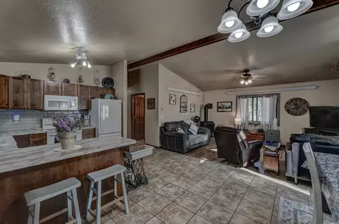 Kitchen - 25595 Moonlight Dr, Edgemont, SD 57735 photo 1 of 3