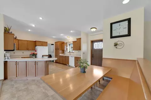 Kitchen - 25139 Renegade Pass, Custer, SD 57730 photo 1 of 4