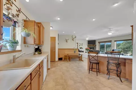 Kitchen - 25139 Renegade Pass, Custer, SD 57730 photo 4 of 4