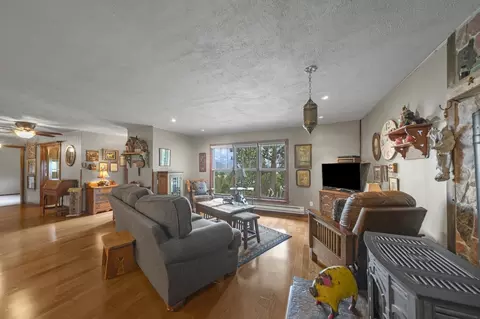 Living - 25604 Mountain Shadow Rd, Edgemont, SD 57735 photo 1 of 3