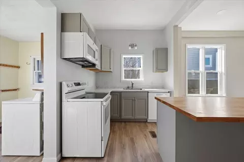 Kitchen - 8 Parkdale Ave, Lead, SD 57754 photo 1 of 2