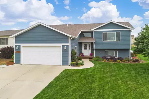 3220 New England St, Rapid City, SD 57703