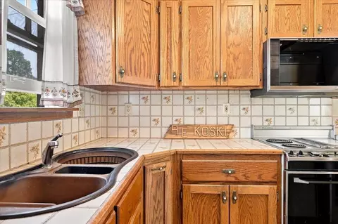 Kitchen - 1004 St Joseph St, Spearfish, SD 57783 photo 3 of 3