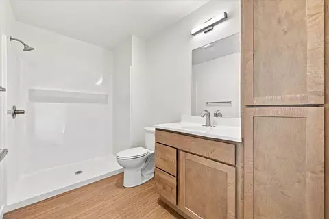 Bath - 10894 Eagle Ct, Belle Fourche, SD 57717 photo 1 of 2