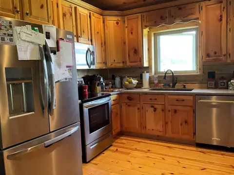Kitchen - 11593 War Bonnet Rd, Custer, SD 57730 photo 1 of 2