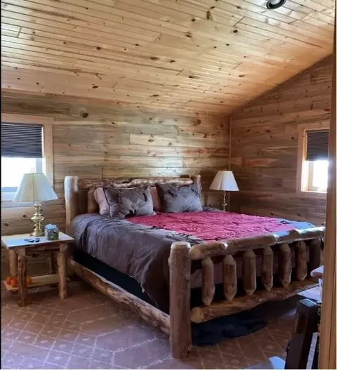 Bedroom - 11593 War Bonnet Rd, Custer, SD 57730 photo 1 of 3
