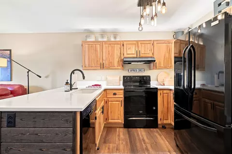Kitchen - 21097 Stewart Slope Rd, Lead, SD 57754 photo 2 of 2