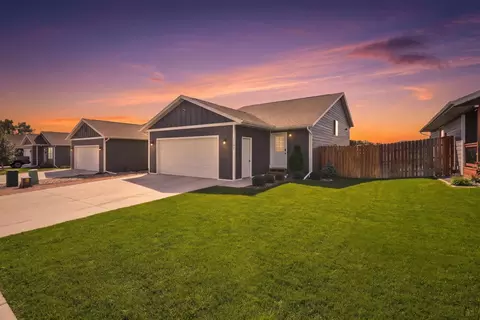 1107 Diamond Ridge Blvd, Rapid City, SD 57703