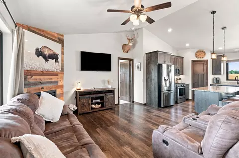 1011 Mac Ln, Spearfish, SD 57783 photo 4