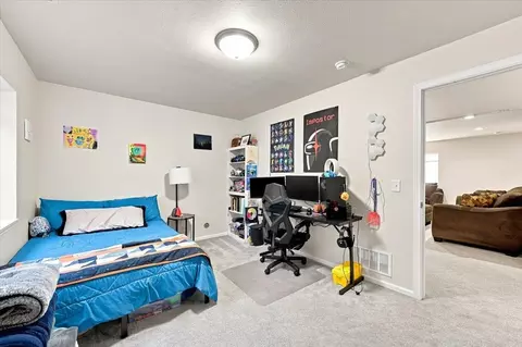 Bedroom - 719 Zenith St, Belle Fourche, SD 57717 photo 4 of 4