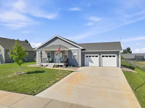Exterior - 719 Zenith St, Belle Fourche, SD 57717 photo 2 of 5