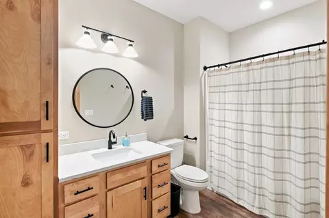 Bath - 11263 Westwind Ct, Lead, SD 57754 photo 3 of 4