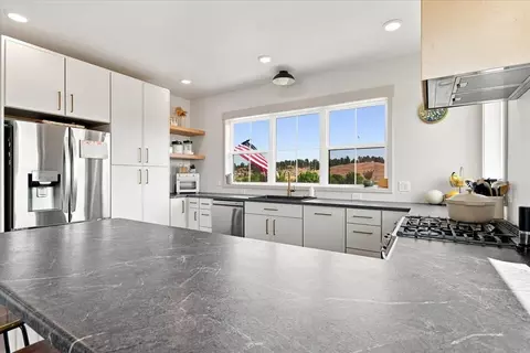 Kitchen - 19195 Other, Belle Fourche, SD 57717 photo 2 of 2