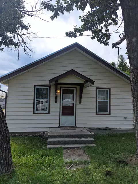 Exterior - 820 Montgomery St, Custer, SD 57730 photo 2 of 3