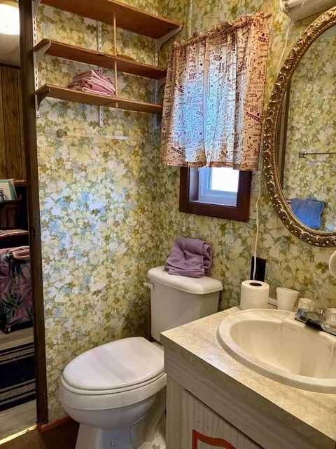 Bath - 501 C St, Edgemont, SD 57735 photo 1 of 2