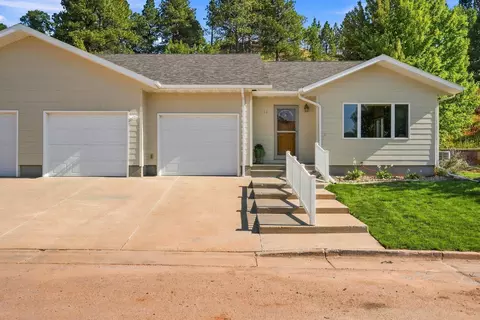 314 Cottage Hill Ln, Spearfish, SD 57783