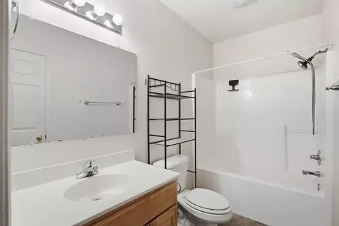 Bath - 910 Heritage Dr, Spearfish, SD 57783 photo 1 of 2