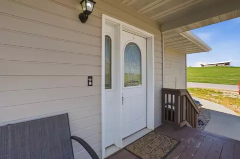 Exterior - 910 Heritage Dr, Spearfish, SD 57783 photo 4 of 7