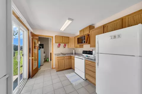 Kitchen - 12677 Hazelrodt Cutoff, Custer, SD 57730 photo 2 of 3