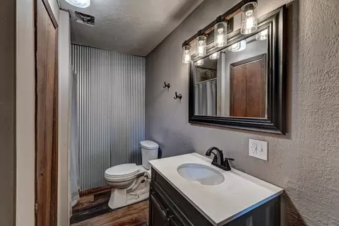 Bath - 3 Pioneer Ln, Spearfish, SD 57783 photo 2 of 2