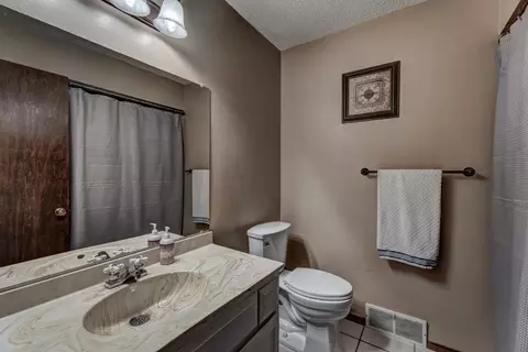 Bath - 3 Pioneer Ln, Spearfish, SD 57783 photo 1 of 2