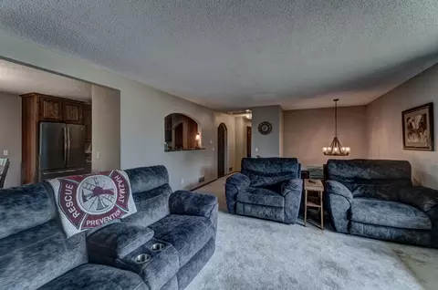 Living - 3 Pioneer Ln, Spearfish, SD 57783 photo 3 of 4