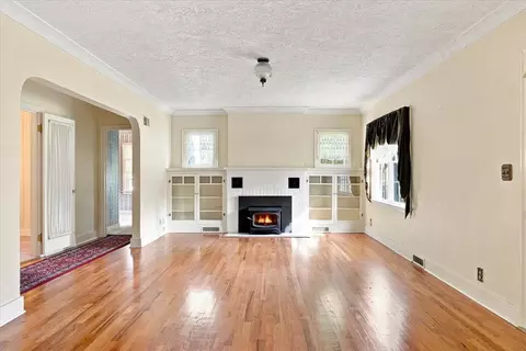 Living - 931 8th St, Spearfish, SD 57783 photo 2 of 3