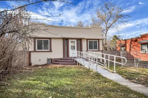 1106 S 6th St, Hot Springs, SD 57747