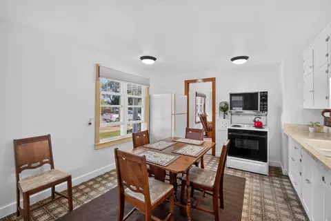 Dining - 620 Lawrence St, Belle Fourche, SD 57717 photo 1 of 3