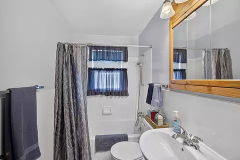 Bath - 620 Lawrence St, Belle Fourche, SD 57717 photo 1 of 1
