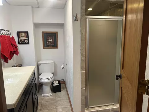 Bath - 605 1st Ave, Bison, SD 57620 photo 4 of 4