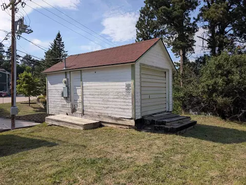 520 Lower Mcclellan St, Lead, SD 57754 photo 2