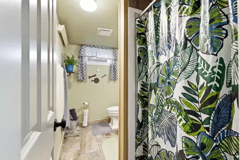 Bath - 416 Matthew St, Lead, SD 57754 photo 2 of 3