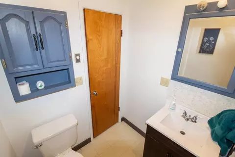 Bath - 2067 11th Ave, Belle Fourche, SD 57717 photo 1 of 4