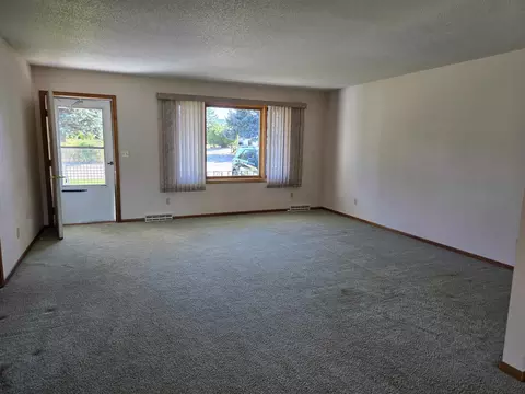 Living - 308 Oriole Dr, Spearfish, SD 57783 photo 2 of 2