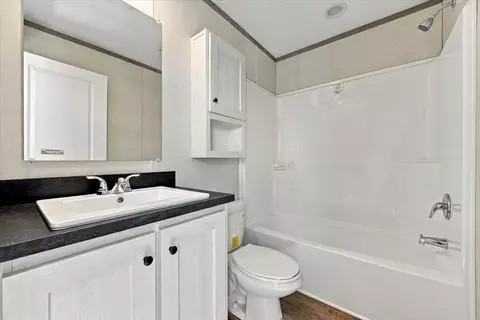 Bath - 314 Summit St, Belle Fourche, SD 57717 photo 2 of 2