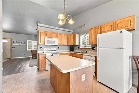 Kitchen - 1836 Iron Horse Loop, Spearfish, SD 57783 photo 2 of 3