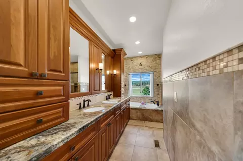 Bath - 10825 Quaal Rd, Black Hawk, SD 57718 photo 1 of 4