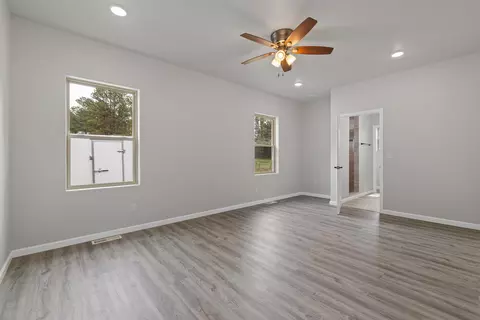 Bedroom - 956 Ponderosa St, Custer, SD 57730 photo 4 of 7