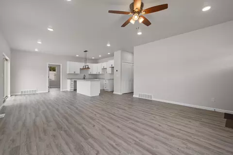 Living - 956 Ponderosa St, Custer, SD 57730 photo 1 of 4